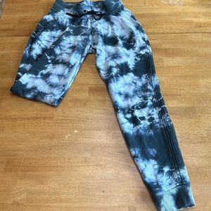 LuluLemon size 4 sweatpant joggers